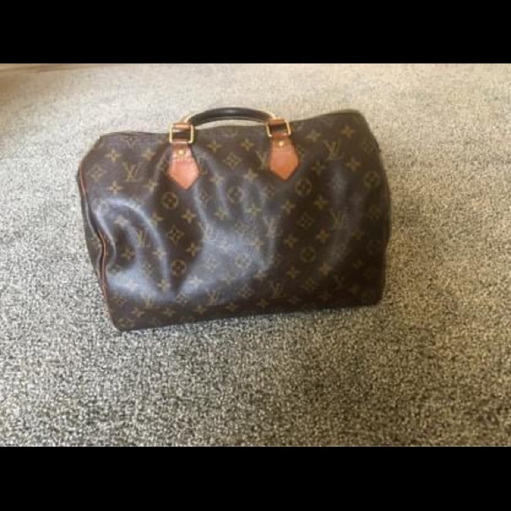 Louie Vuitton Speedy
